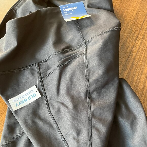 NWT XXL Women’s Old Navy Powersoft Leggings With Pockets BLACK Crop Length - Picture 10 of 12